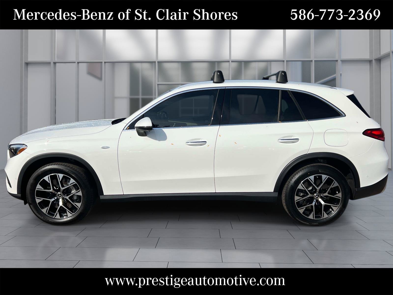 Used 2025 Mercedes-Benz GLC 350e 4MATIC image 2