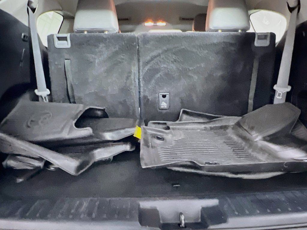 Used 2023 Toyota Highlander XLE FWD image 31