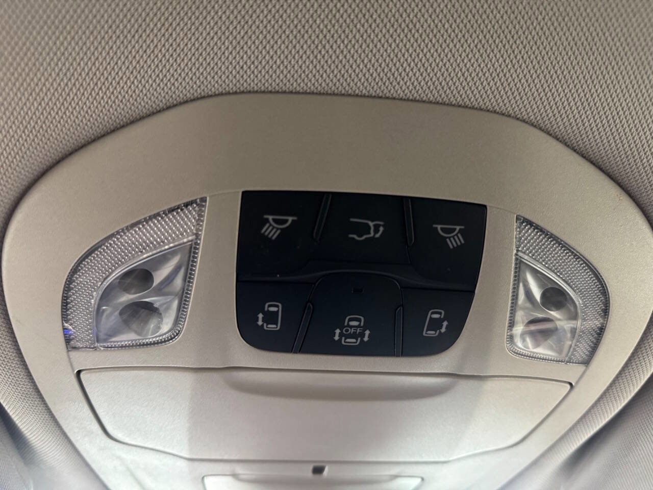 Used 2024 Chrysler Pacifica Touring-L FWD image 39