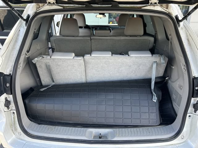 Used 2019 Toyota Highlander LE FWD image 32
