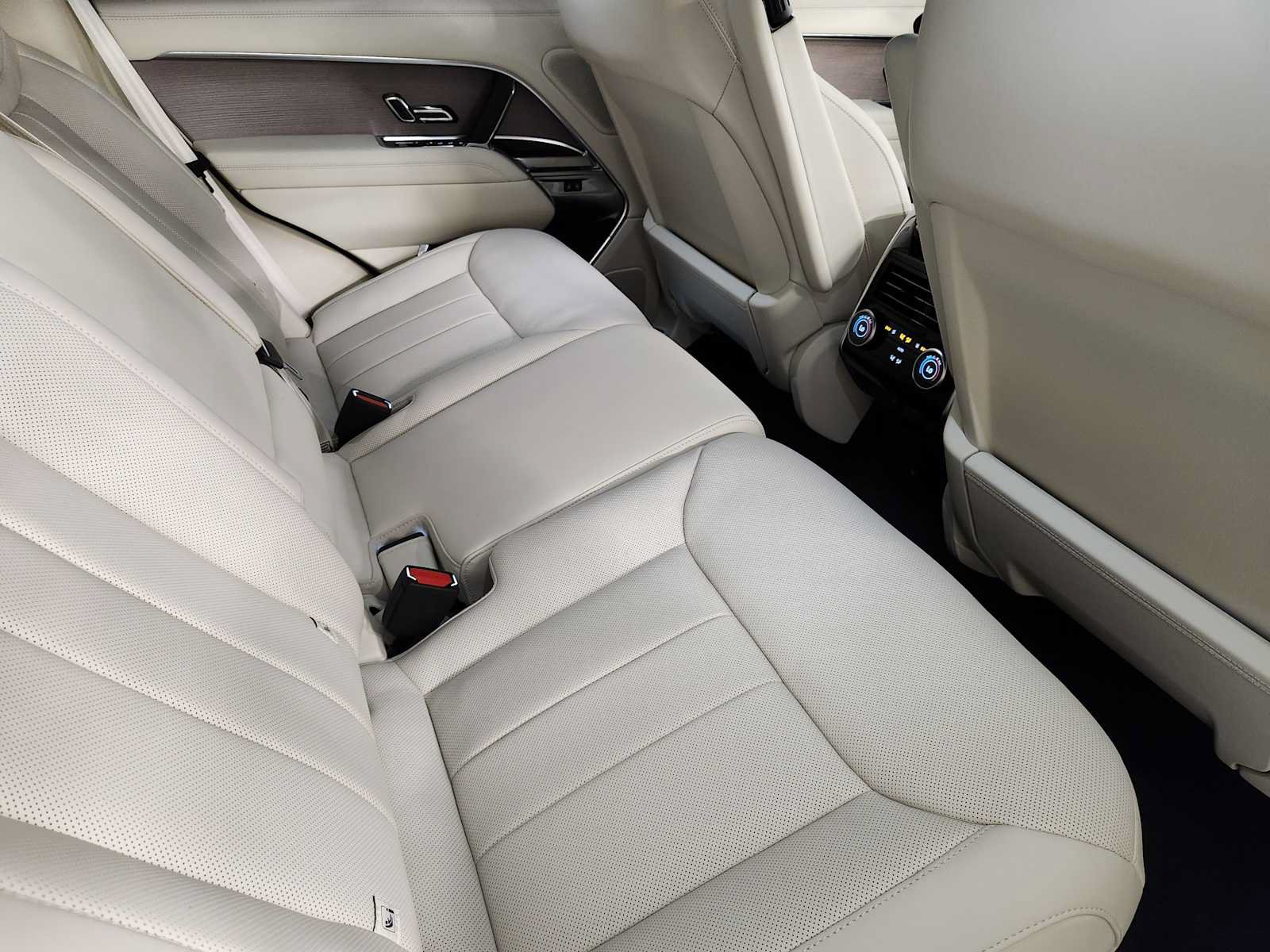 New 2026 Land Rover Range Rover SE AWD/4WD image 30