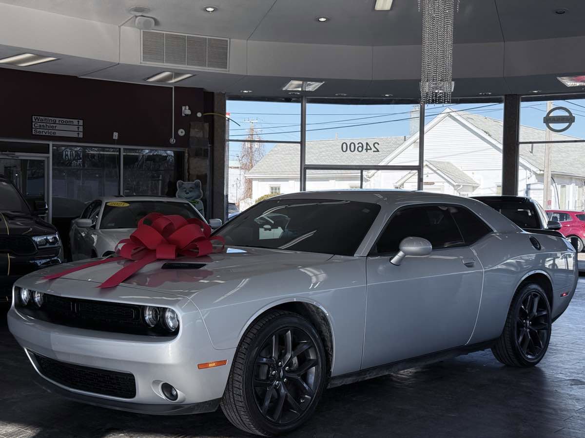 Used 2023 Dodge Challenger SXT w/ Blacktop Package image 2