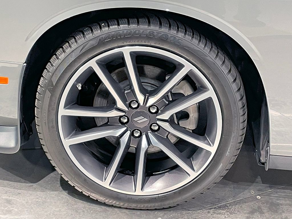 Used 2023 Dodge Challenger R/T image 9