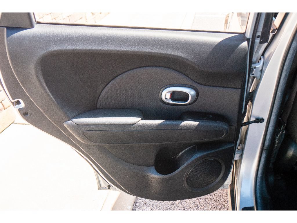 Used 2015 Kia Soul + FWD image 17