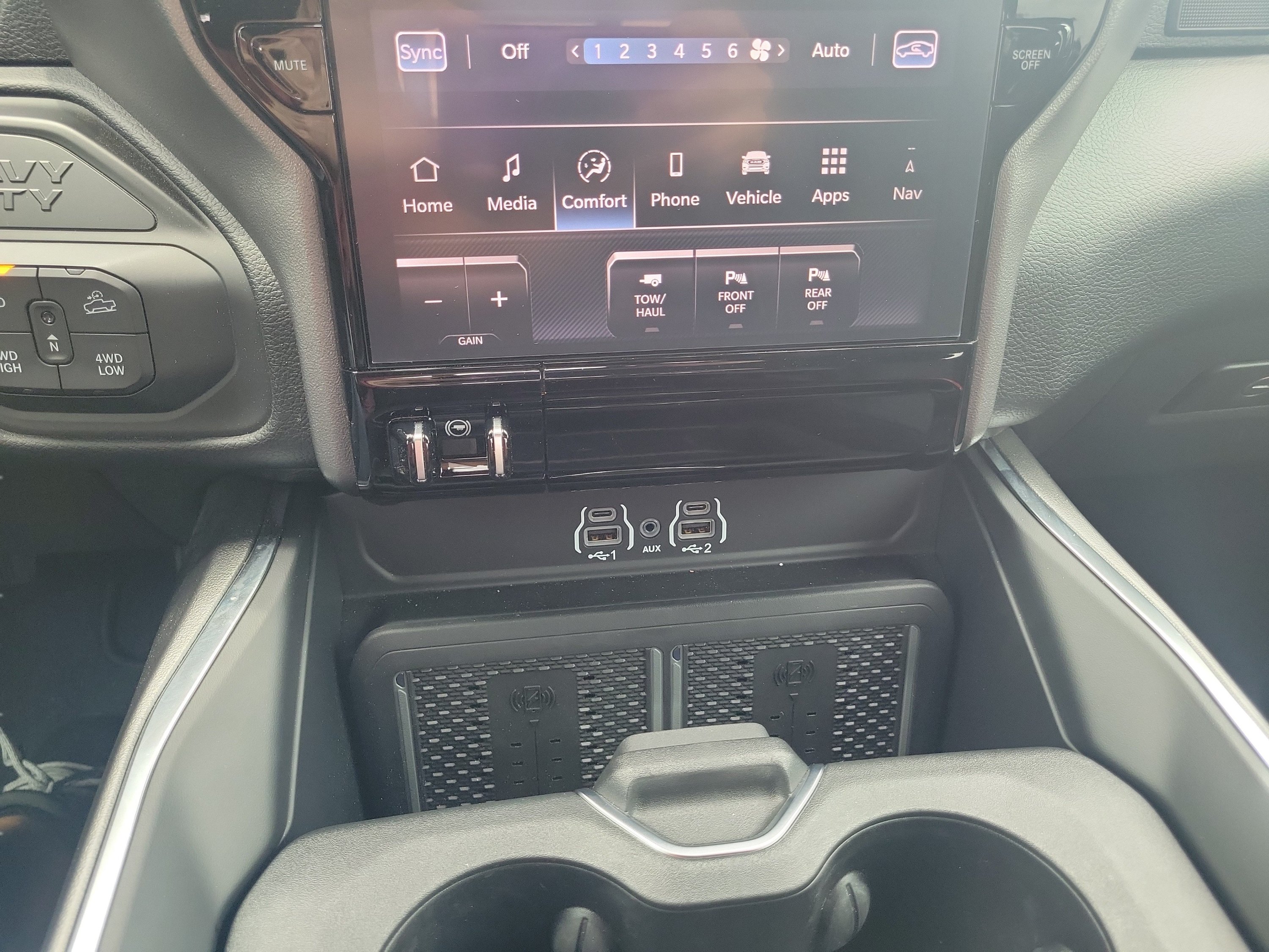 New 2026 RAM 2500 Laramie AWD/4WD image 34
