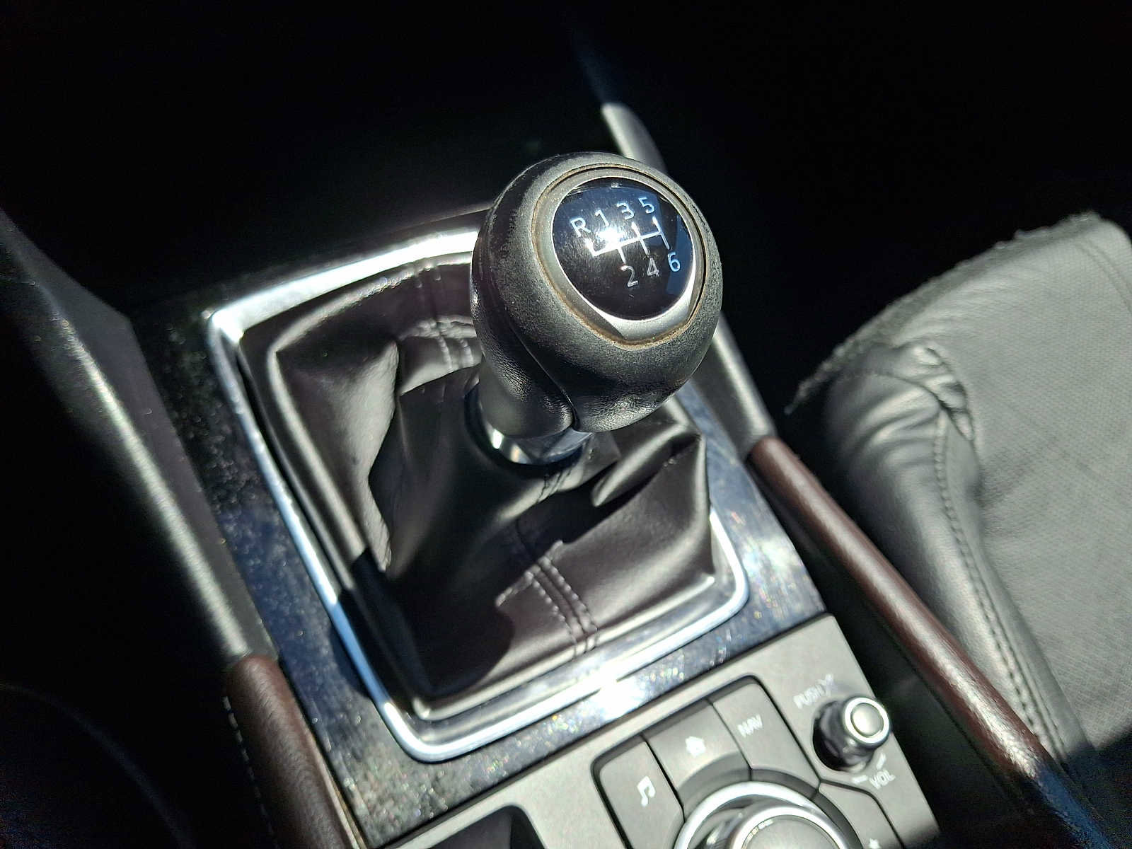 Used 2018 MAZDA MAZDA3 Grand Touring w/ Premium Equipment Package FWD image 15