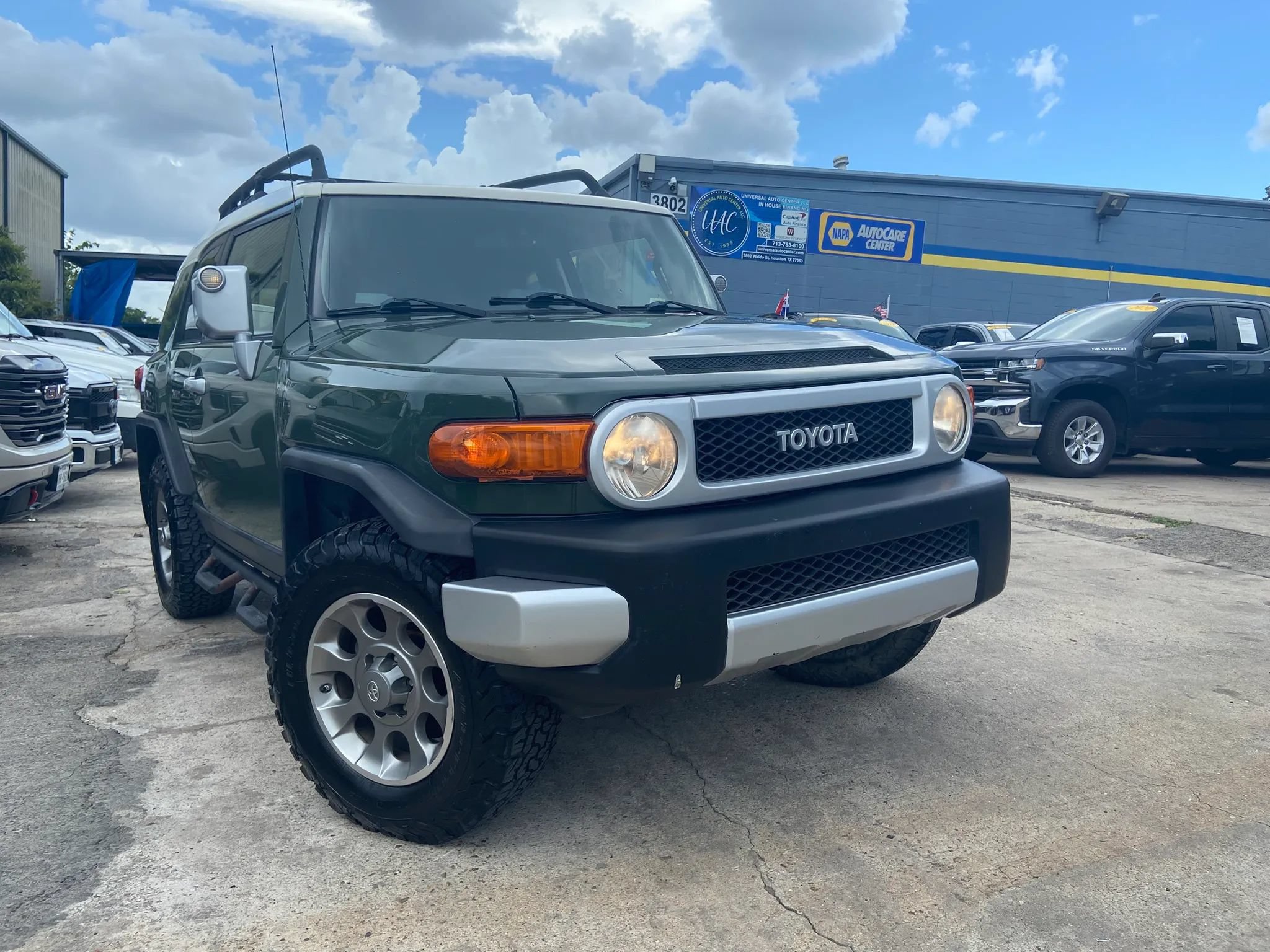 Used 2013 Toyota FJ Cruiser 4WD w/ Upgrade Pkg image 1