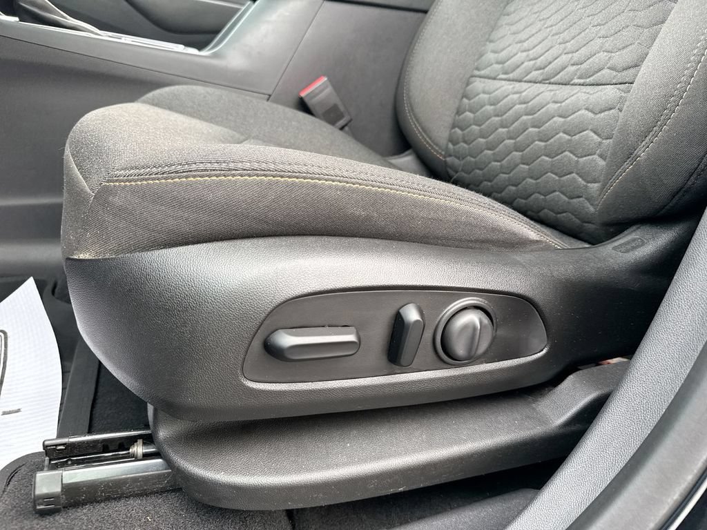 Used 2020 Chevrolet Equinox LT AWD/4WD image 12