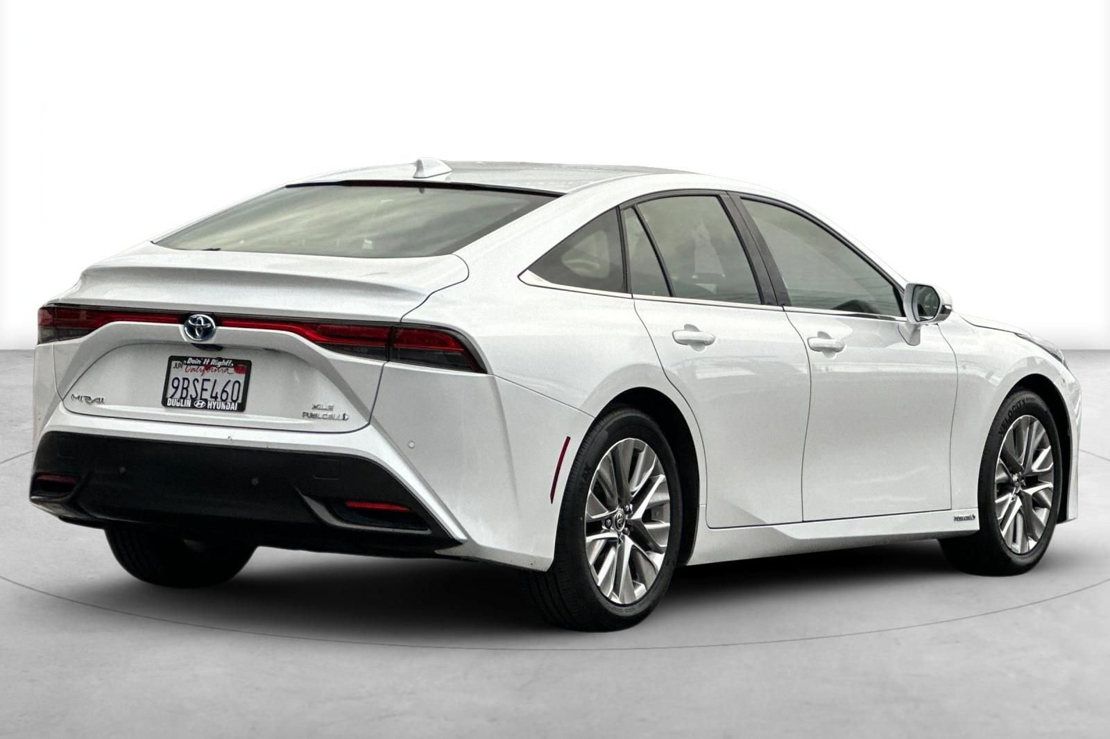 Used 2022 Toyota Mirai XLE image 6