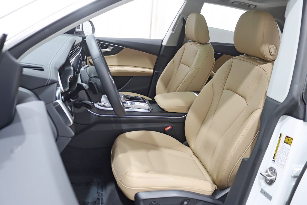 Used 2023 Audi Q8 Prestige AWD/4WD image 28