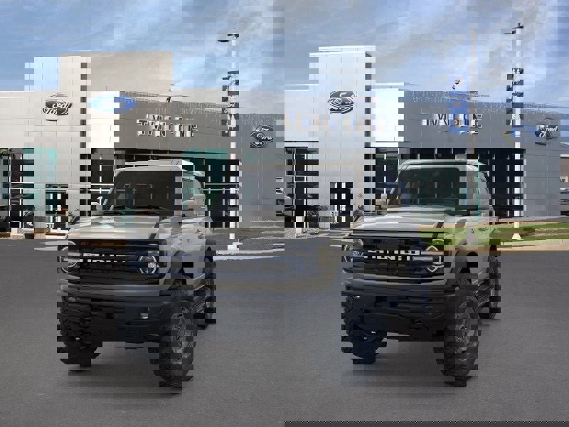 New 2025 Ford Bronco Outer Banks w/ Sasquatch Package image 2