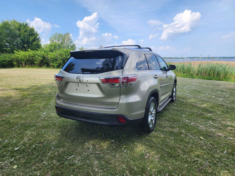 Used 2015 Toyota Highlander Limited Platinum image 6