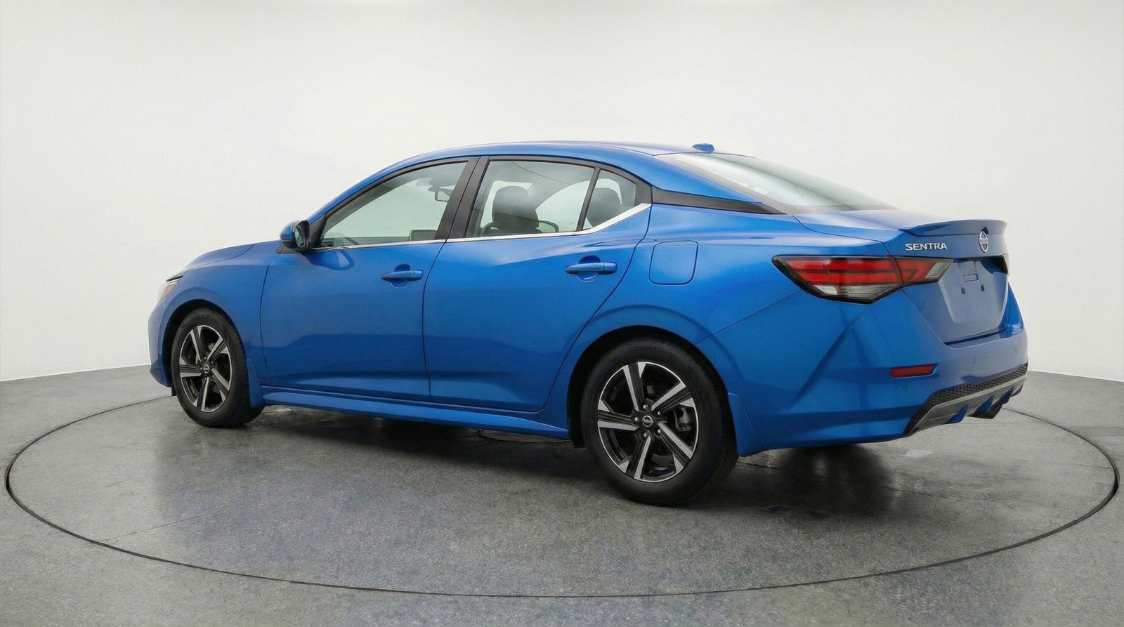 Used 2025 Nissan Sentra SV image 6