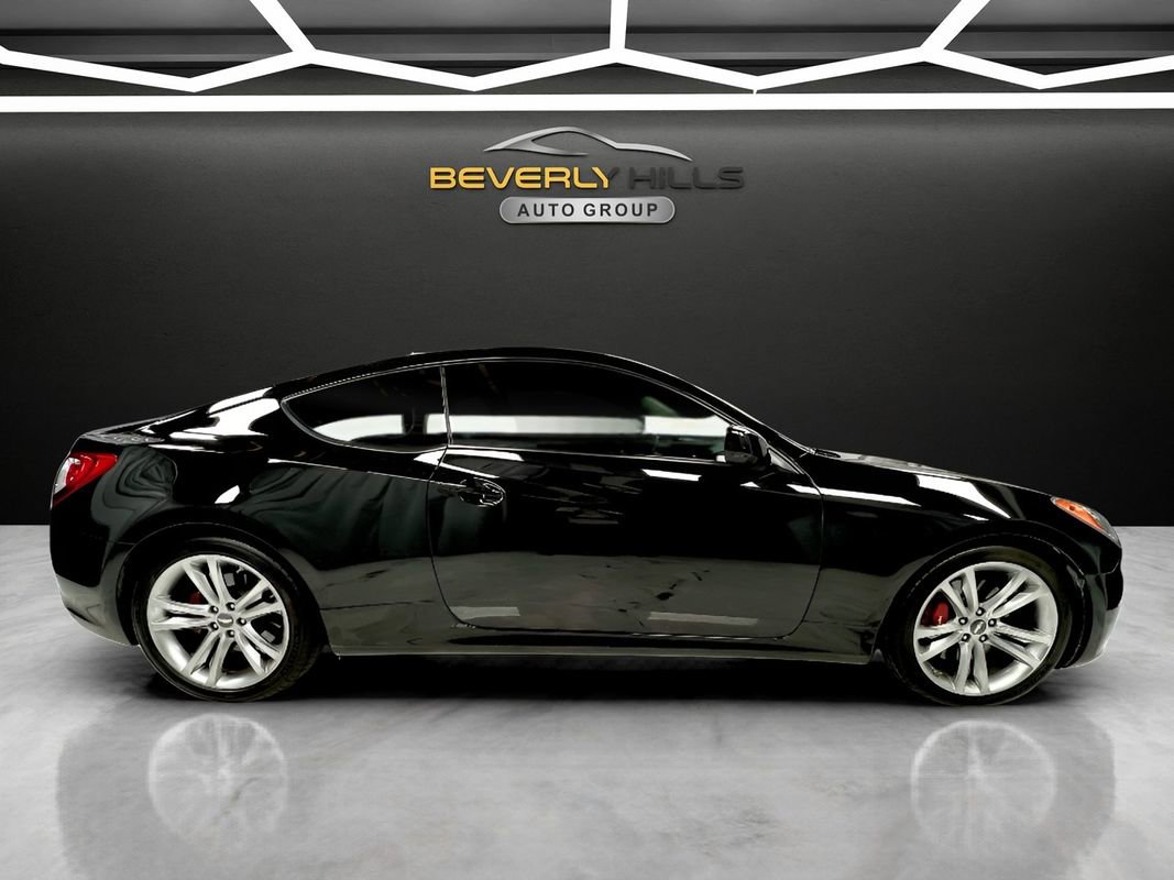 Used 2011 Hyundai Genesis 3.8 image 6