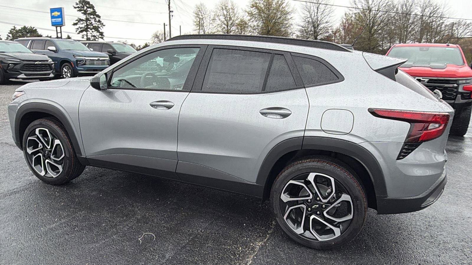 New 2026 Chevrolet Trax RS w/ Sunroof Package FWD image 7