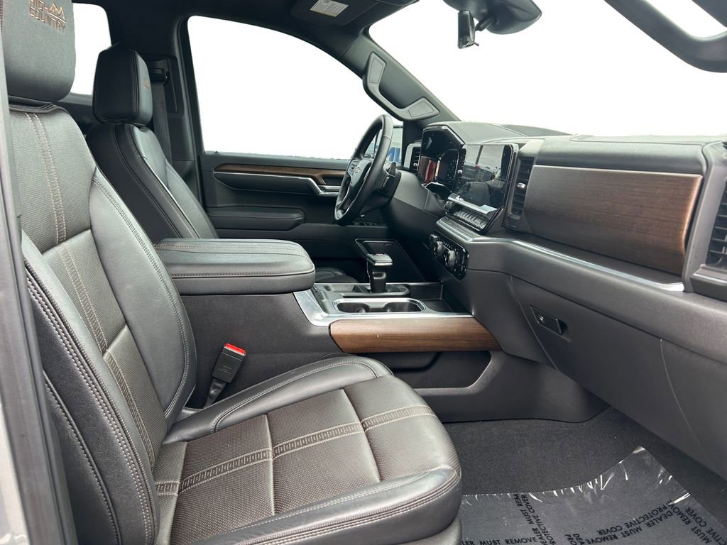 Used 2025 Chevrolet Silverado 1500 High Country image 17