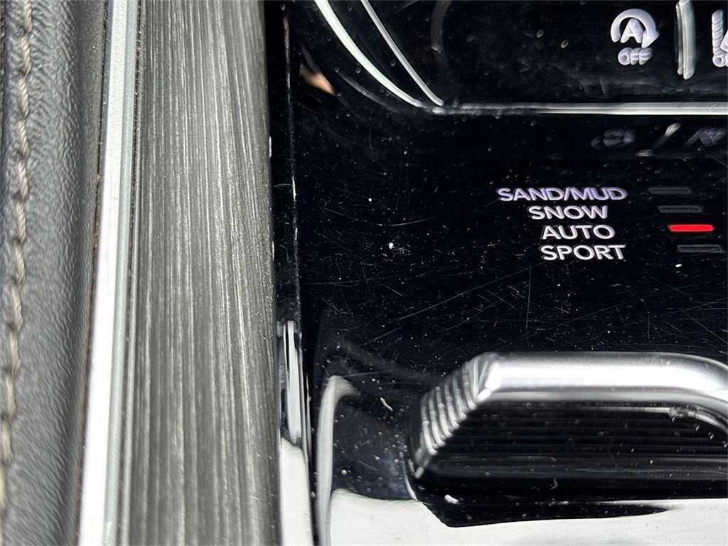 Used 2023 Jeep Wagoneer L Series II image 12