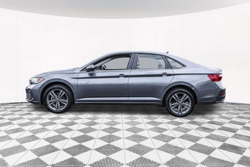 Certified 2023 Volkswagen Jetta SE FWD image 13
