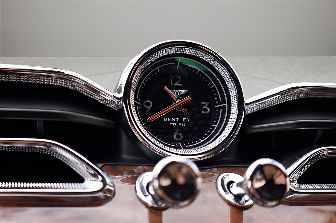 New 2025 Bentley Bentayga Extended Wheelbase image 28