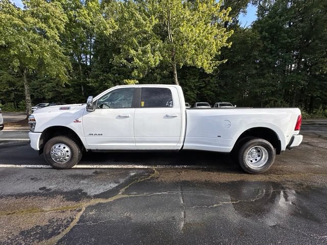 New 2026 RAM 3500 Laramie AWD/4WD image 3