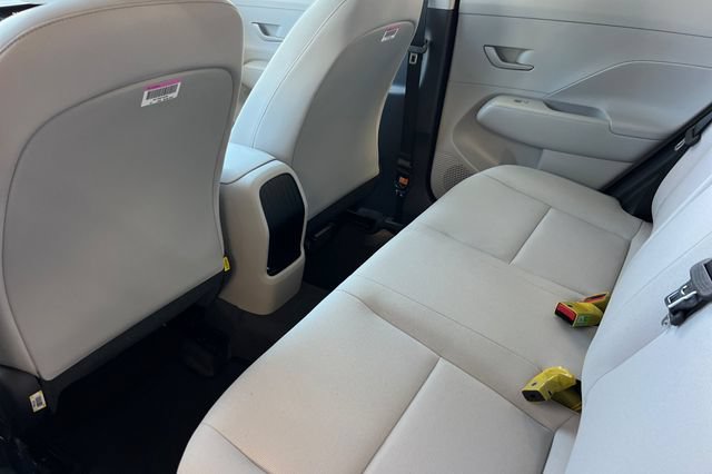 New 2027 Hyundai Kona SE FWD image 11