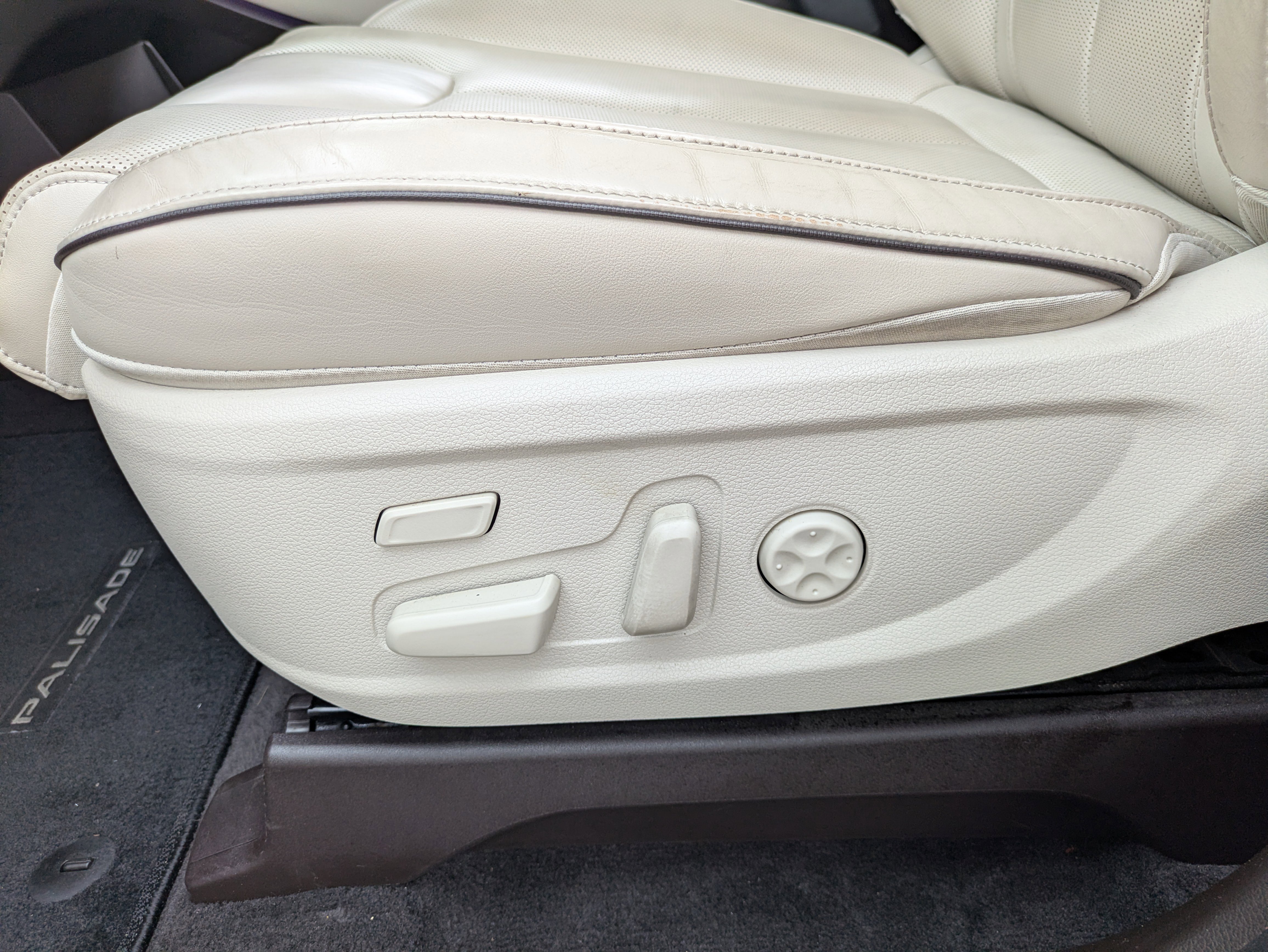 Used 2020 Hyundai Palisade Limited image 24