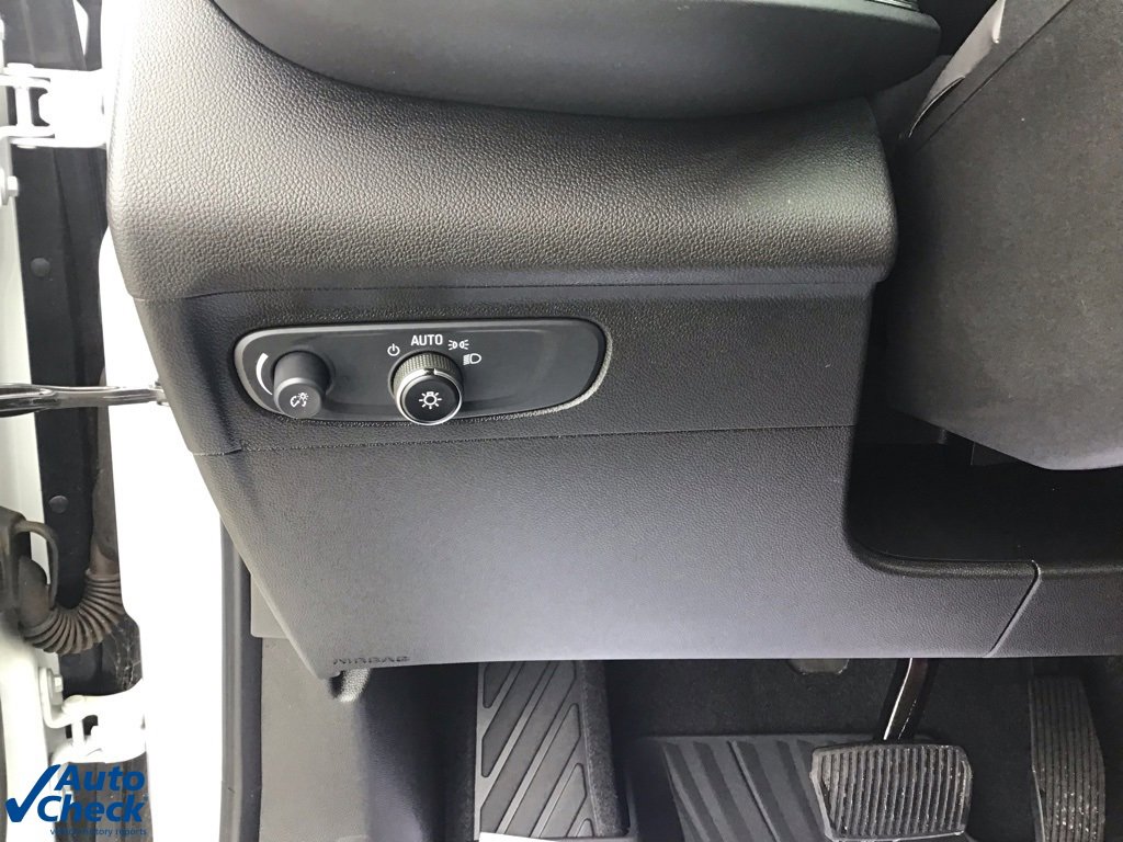 Used 2022 Buick Envision Essence w/ Safety Package image 39