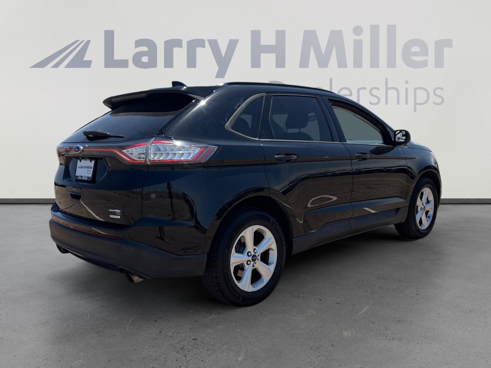 Used 2017 Ford Edge SE FWD image 5