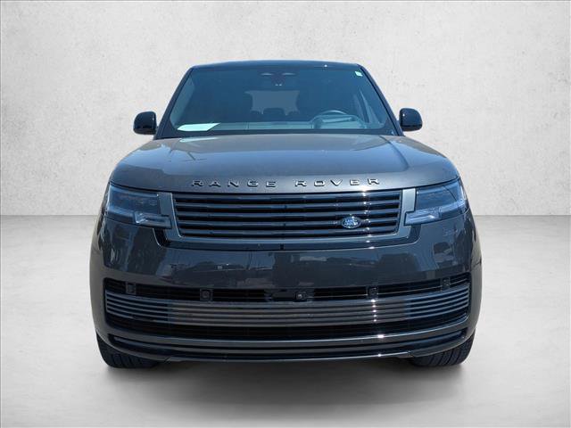 Used 2024 Land Rover Range Rover SV AWD/4WD image 2