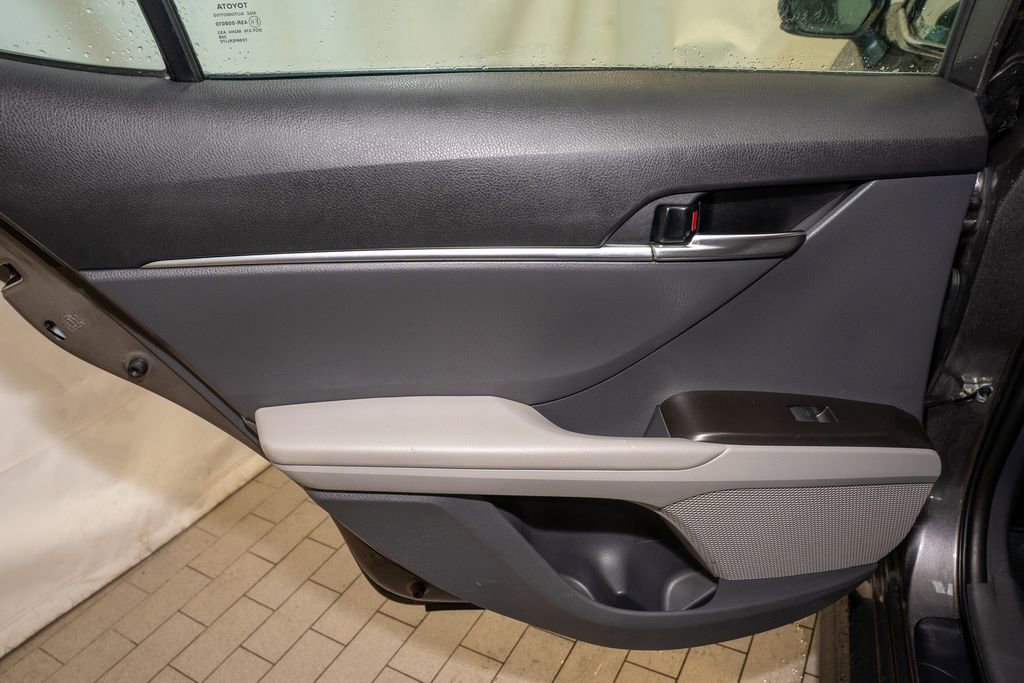 Used 2024 Toyota Camry SE image 8