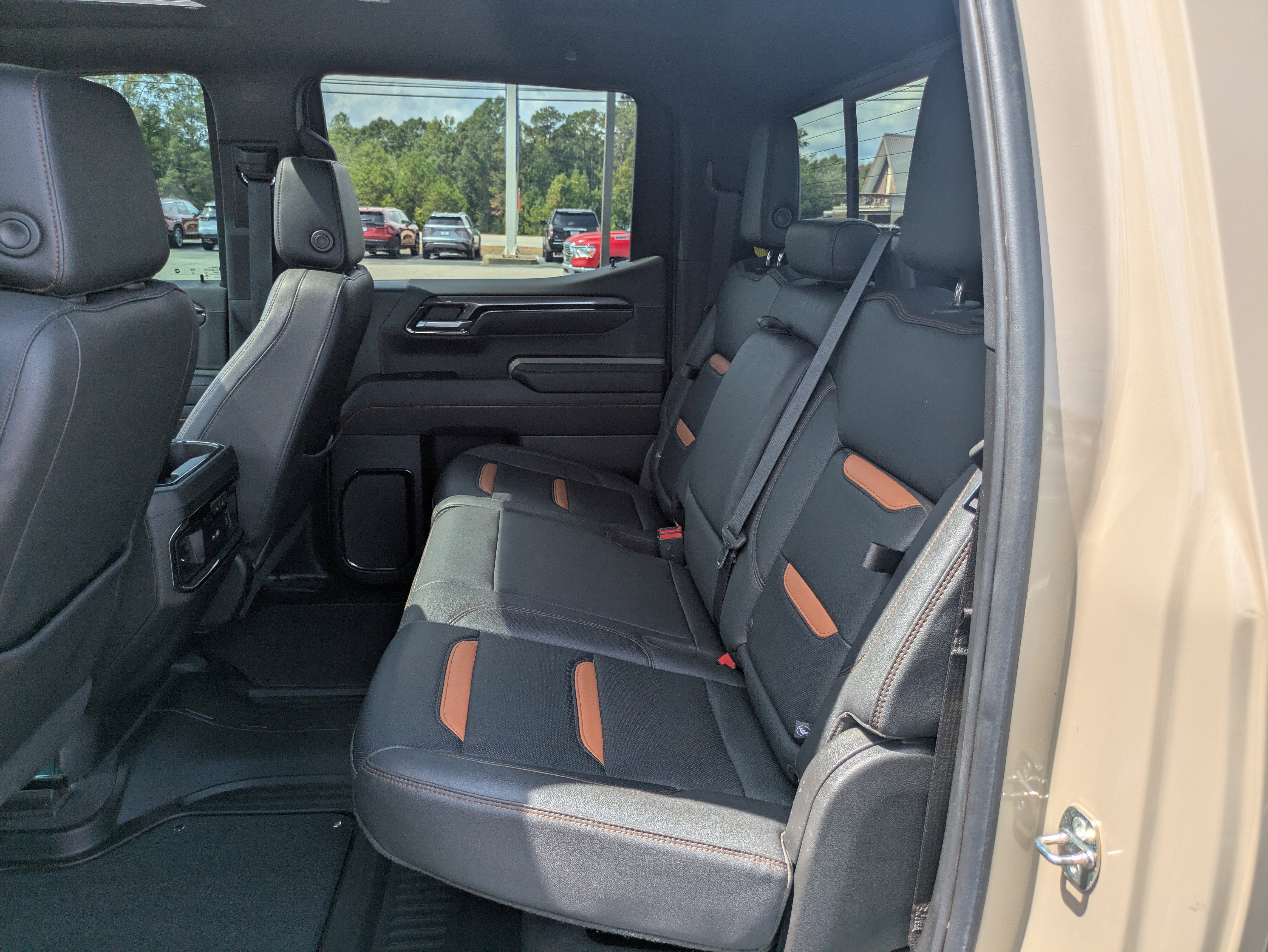 Used 2023 GMC Sierra 1500 AT4 w/ AT4 Preferred Package image 15
