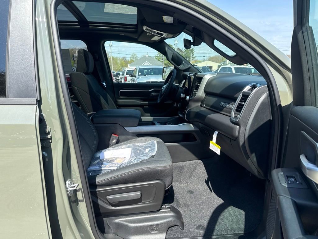 New 2026 RAM 1500 4x4 Crew Cab image 29