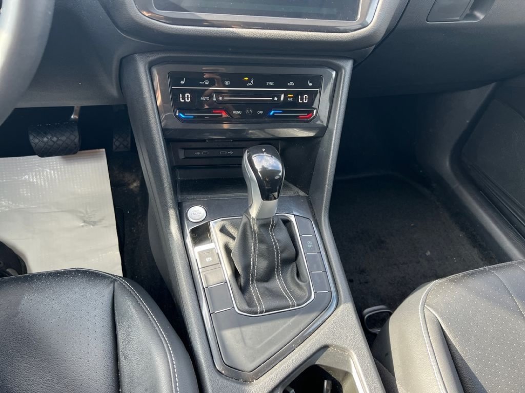 Used 2024 Volkswagen Tiguan SE FWD image 32