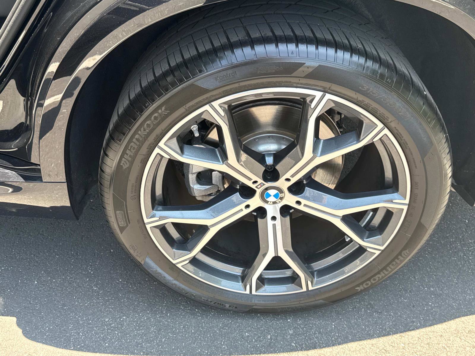 Certified 2025 BMW X5 xDrive40i w/ M Sport Package image 11