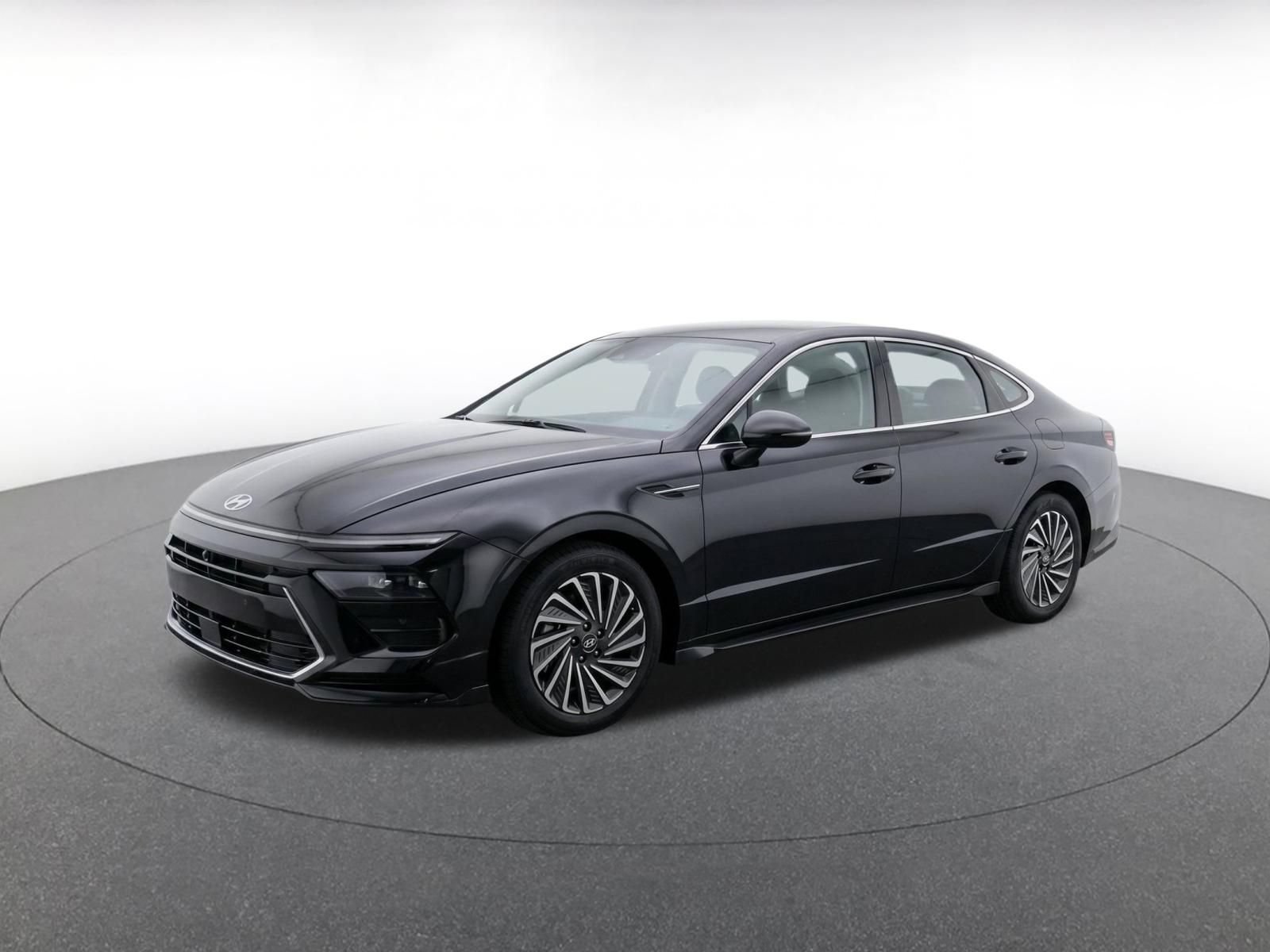 Used 2025 Hyundai Sonata SEL FWD image 3