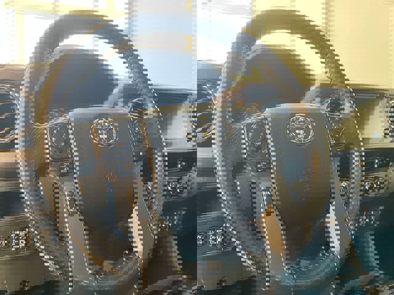 Used 2017 Toyota Tacoma TRD Off-Road image 14