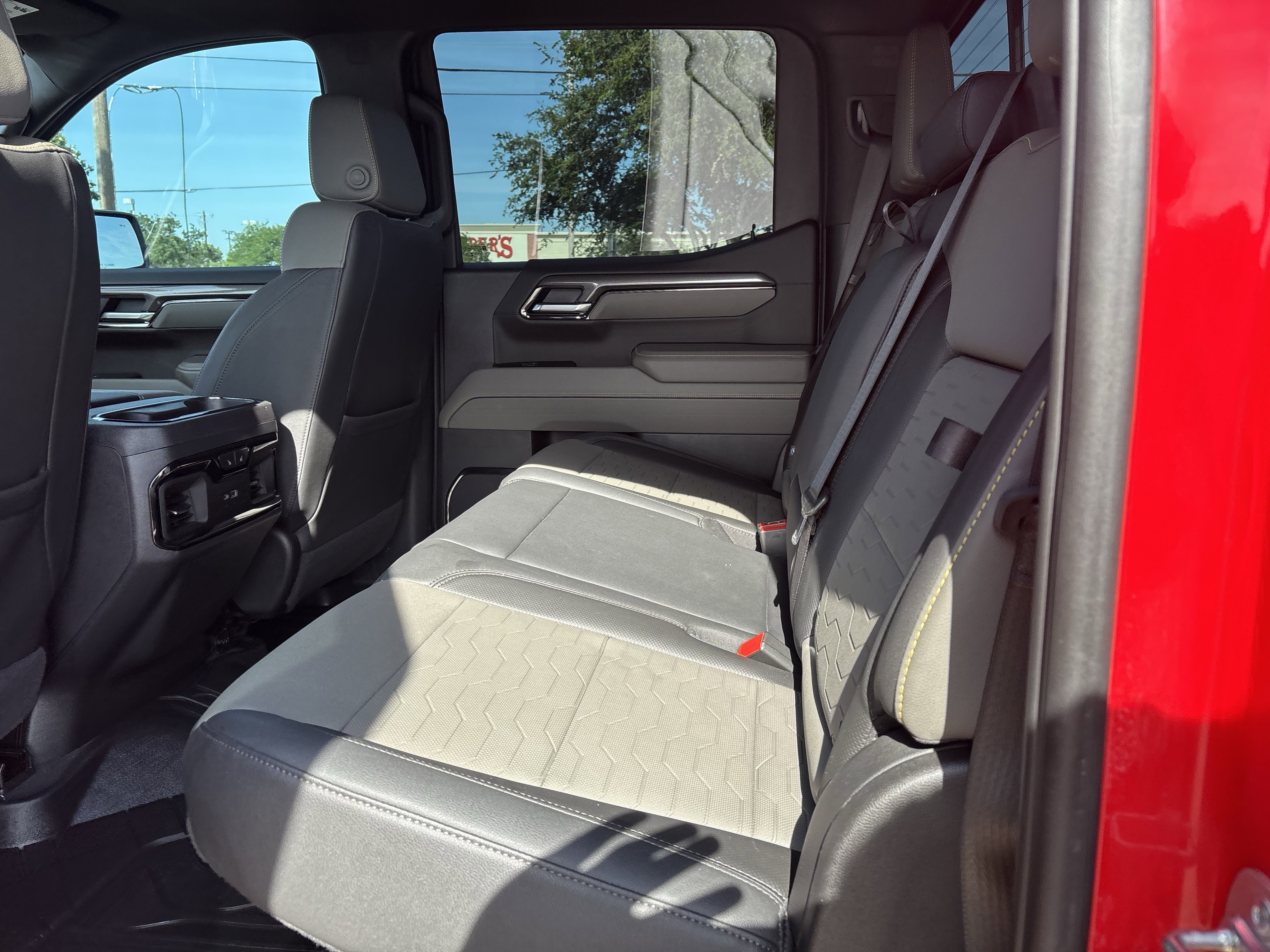 Used 2025 Chevrolet Silverado 1500 ZR2 w/ Technology Package AWD/4WD image 15