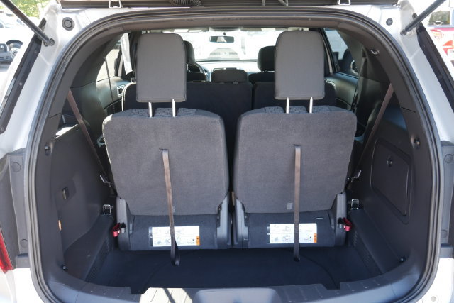 Used 2015 Ford Explorer XLT w/ Equipment Group 201B FWD image 8