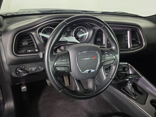 Used 2017 Dodge Challenger SXT image 10