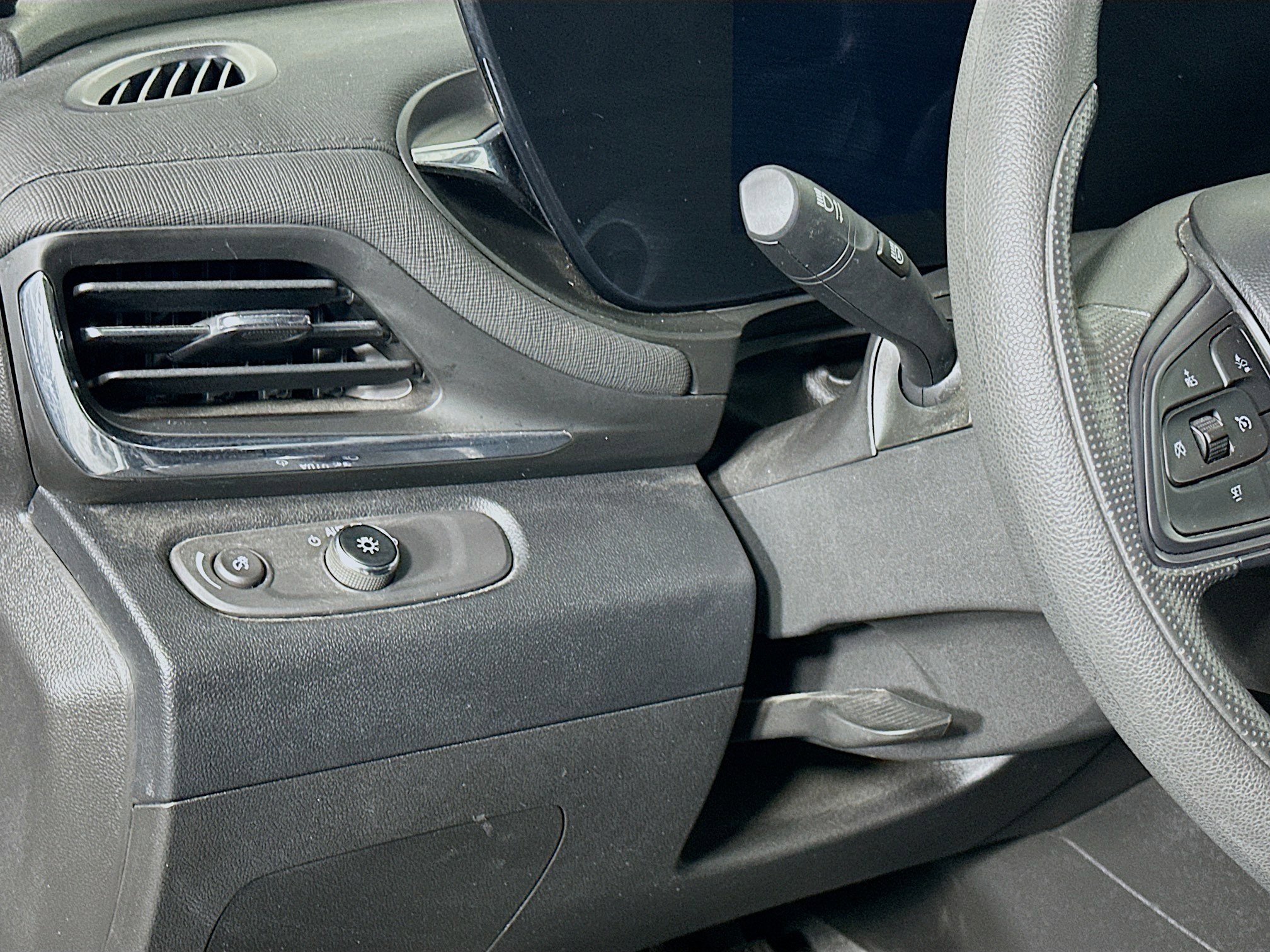 Used 2025 Buick Envista Preferred FWD image 16