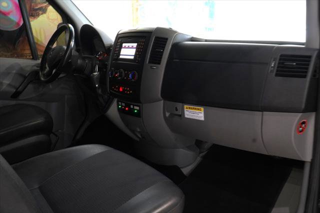 Used 2018 Mercedes-Benz Sprinter 2500 image 12
