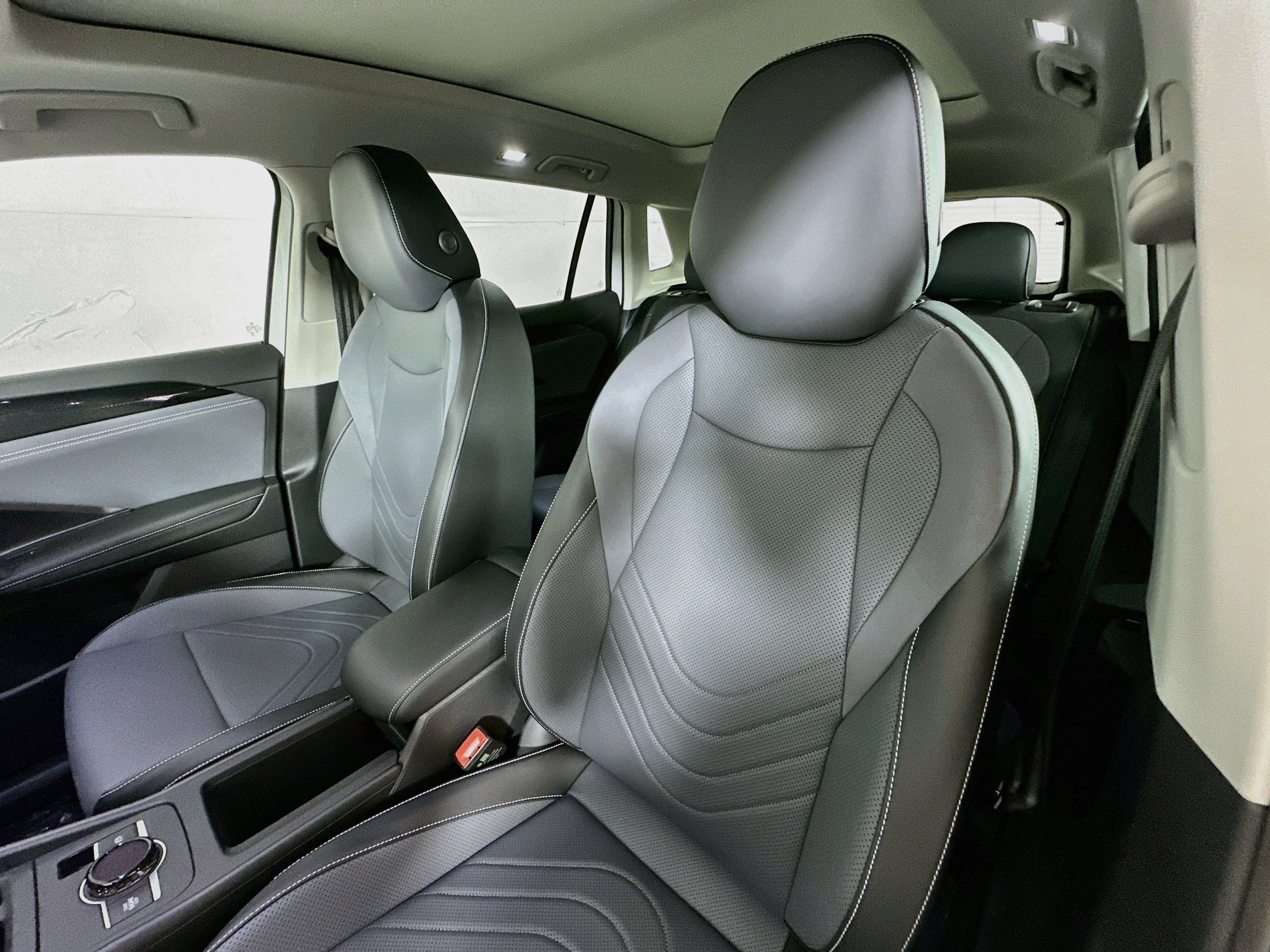 New 2026 Volkswagen Tiguan SE AWD/4WD image 19