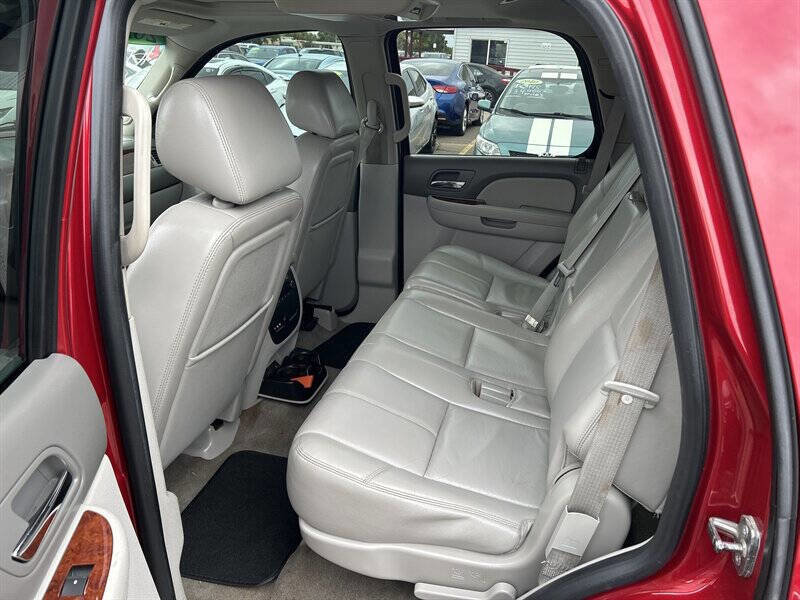 Used 2014 Chevrolet Tahoe LT w/ Luxury Package AWD/4WD image 14