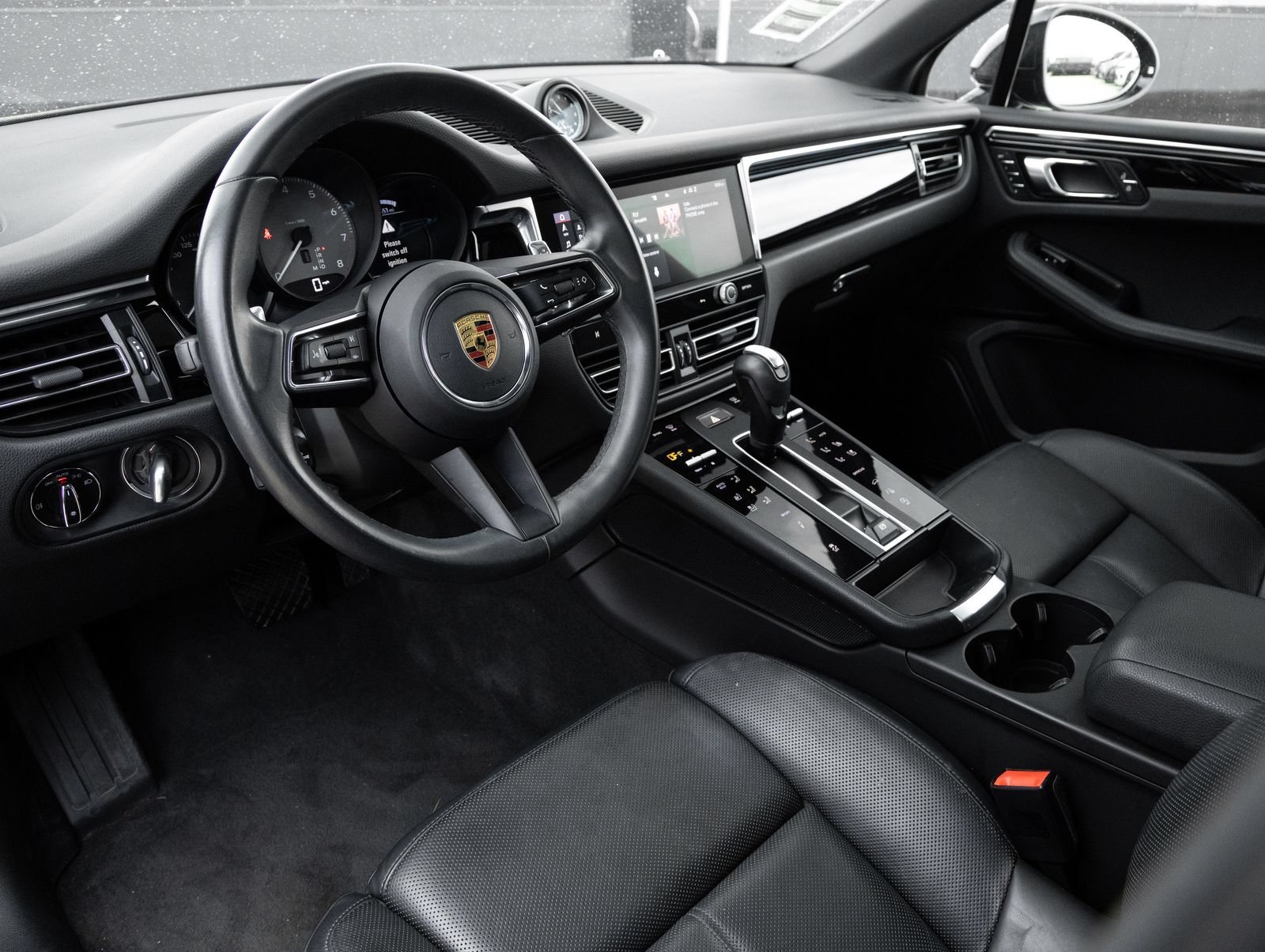 Certified 2023 Porsche Macan S AWD/4WD image 4