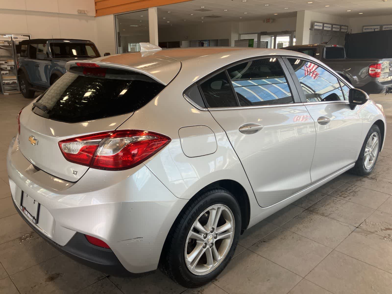 Used 2017 Chevrolet Cruze LT w/ Convenience Package image 5
