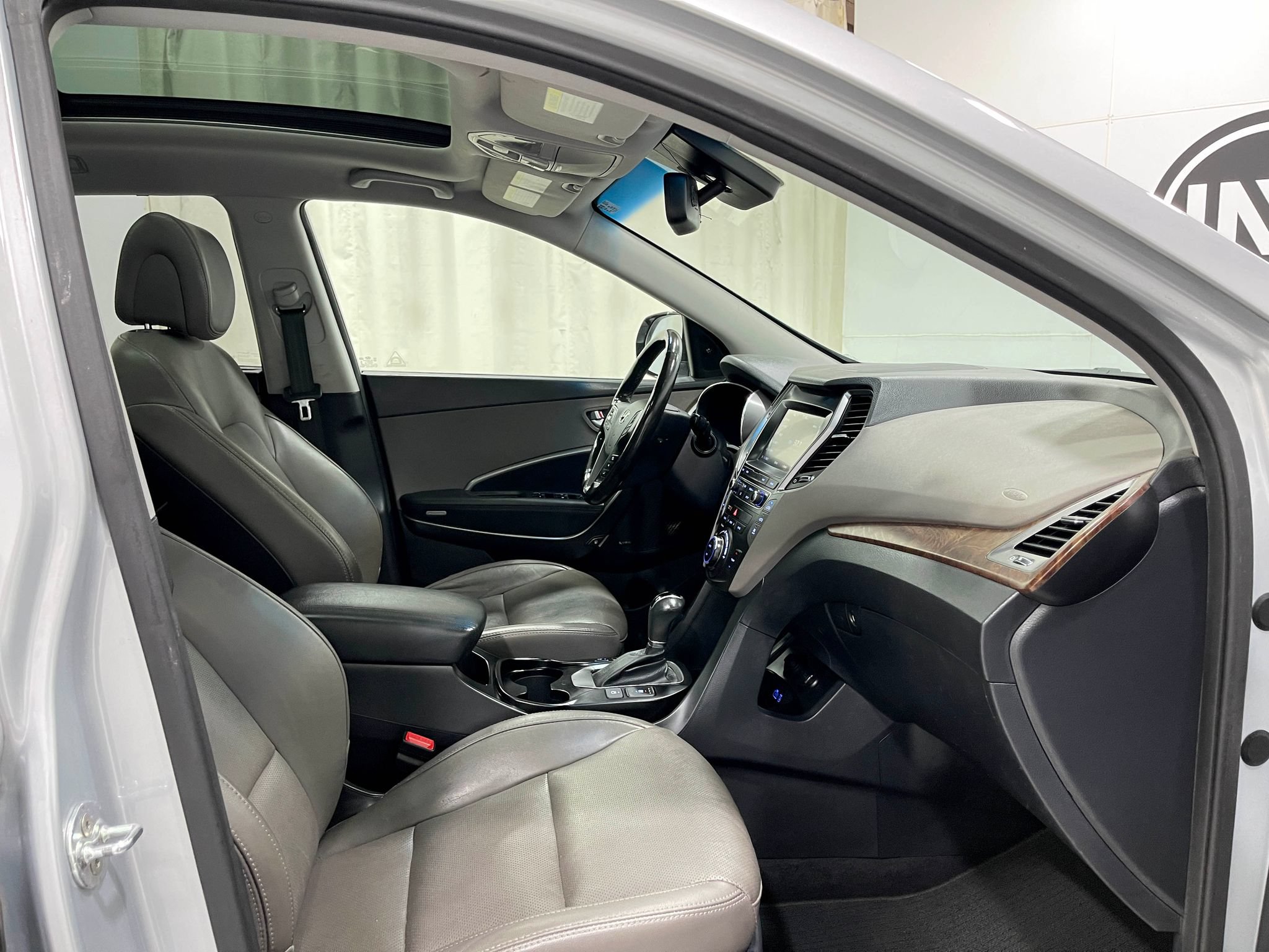 Used 2019 Hyundai Santa Fe XL AWD/4WD image 34