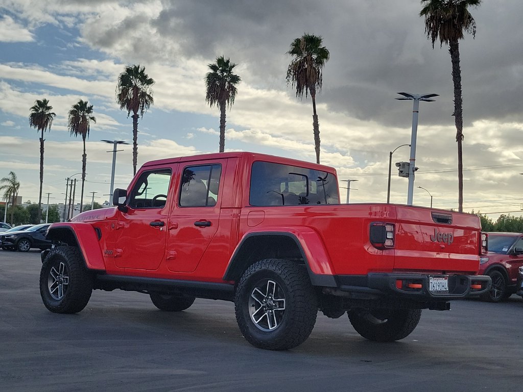 Used 2025 Jeep Gladiator Mojave AWD/4WD image 2