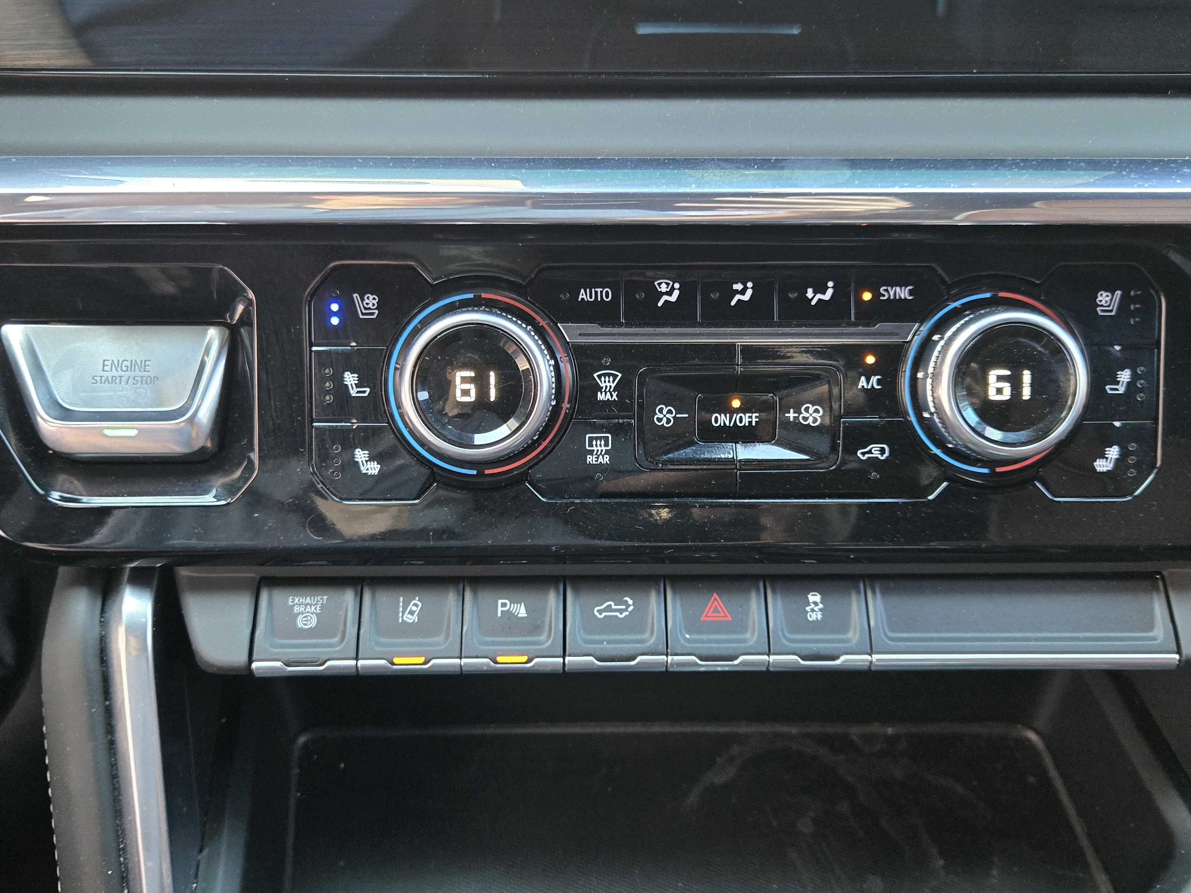 Used 2024 GMC Sierra 3500 Denali Ultimate image 13