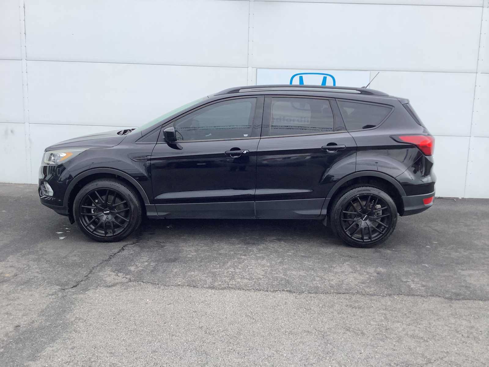 Used 2019 Ford Escape SE AWD/4WD image 2