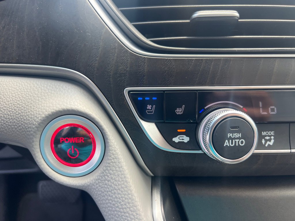 Used 2018 Honda Accord Touring image 30